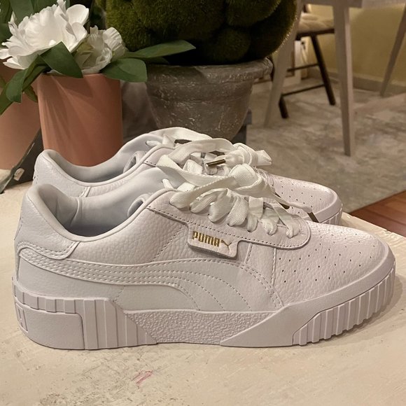 Puma Shoes - NWOT WHITE PUMA SNEAKERS WOMEN SIZE 7